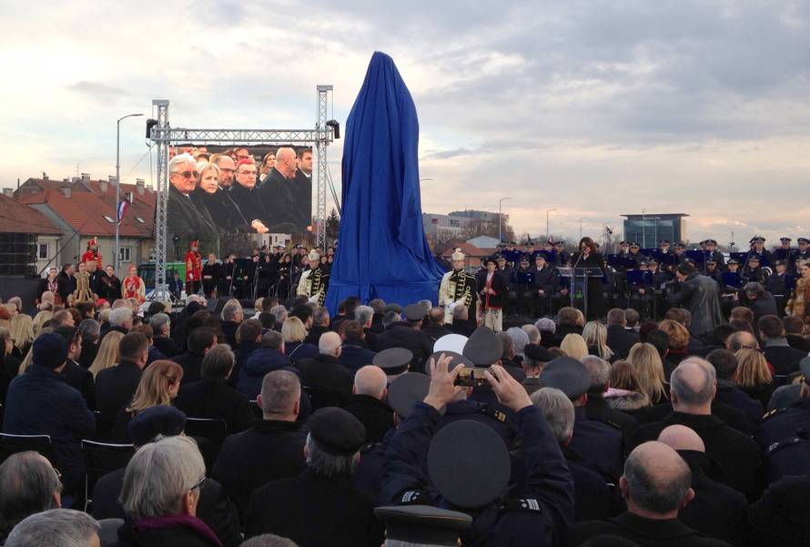 Otkrili spomenik Tuđmanu, evo tko je sve bio među uzvanicima