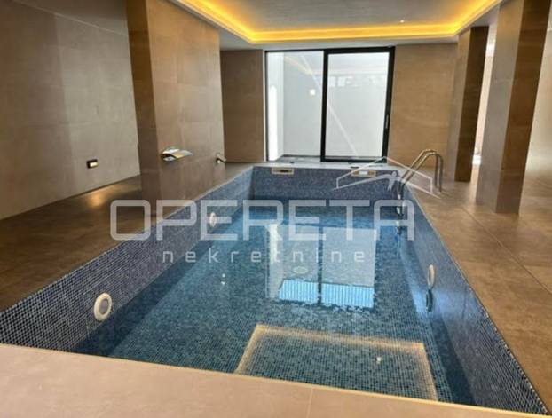 FOTO Stan u srcu Varaždina ima bazen, jacuzzi i saunu! Cijena će mnoge iznenaditi...