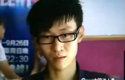 Mladić koji klavir svira nogama je postao kineski Supertalent