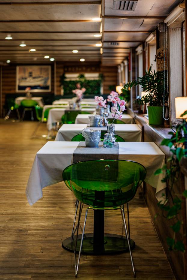 FOTO Zavirite u prvi brod-hotel u Hrvatskoj: Noćenje na ovom brodu u Rijeci ima posebnu čar