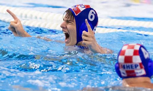 Mladi hrvatski vaterpolisti srušili Srbiju za polufinale EP-a!