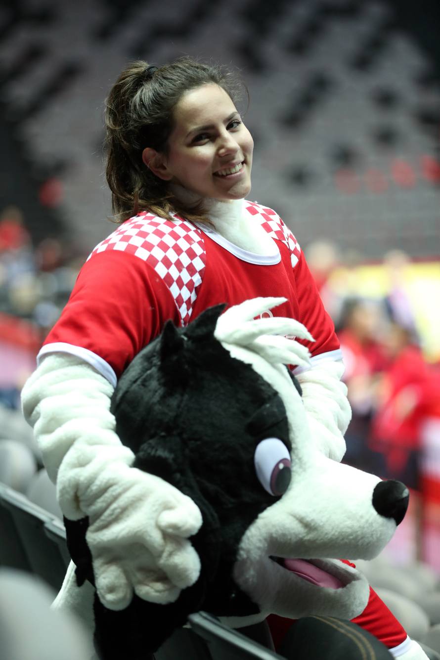 Tajna maskote: Otkrili smo tko je cura ispod kostima tornjaka