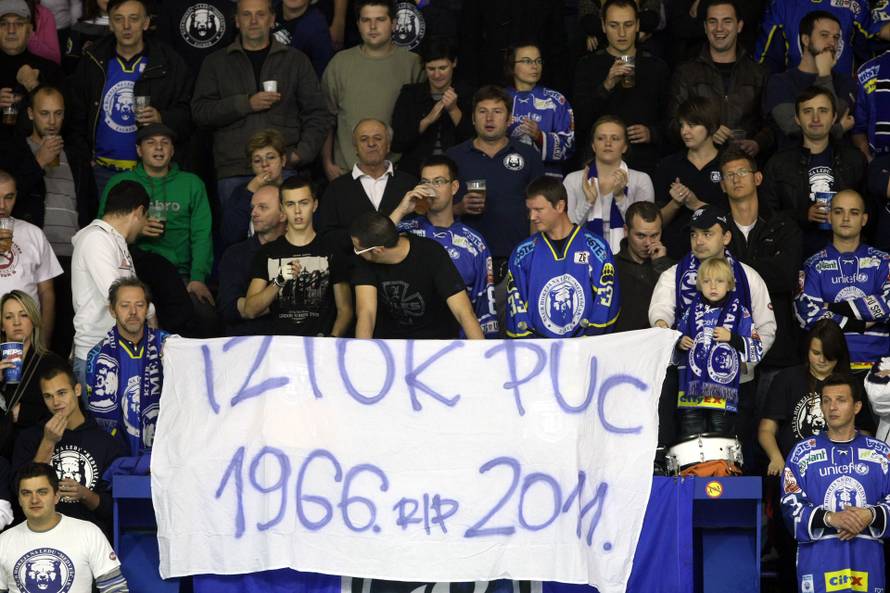 Zagreb: EBEL liga, 14. kolo, KHL Medveš?ak Zagreb - HK Acroni Jesenice