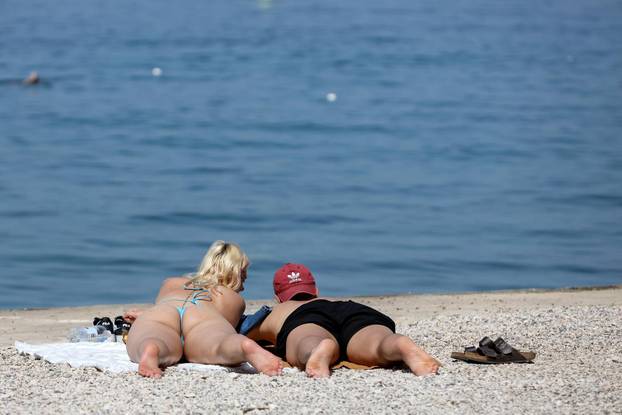 Zadar: Prvi dan ljeta mnogi su dočekali na plažama