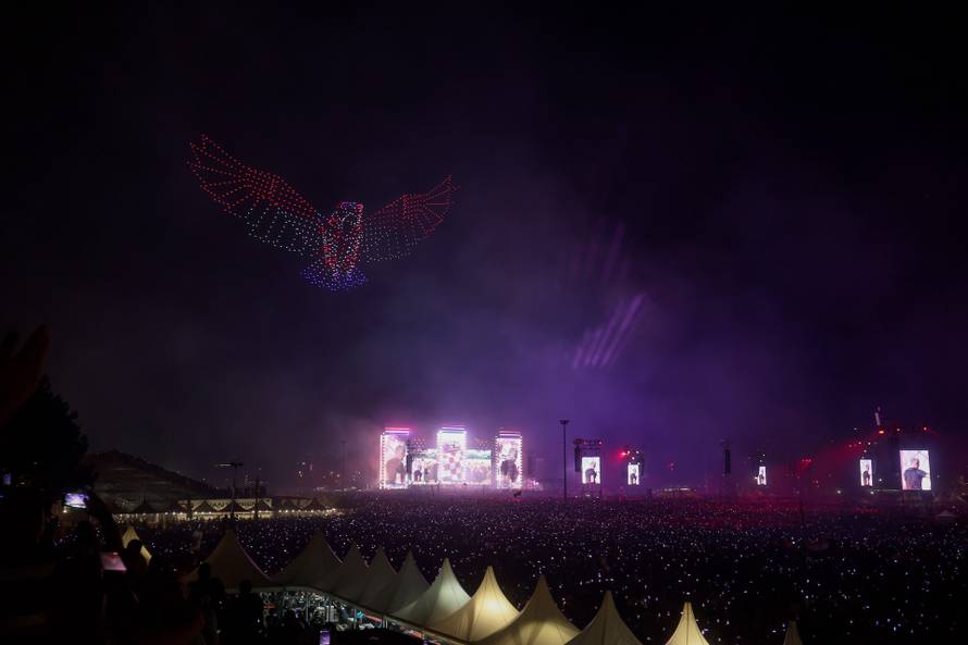 Zagreb: Euforija i bakljada na koncertu Marka Perkovića Thompsona