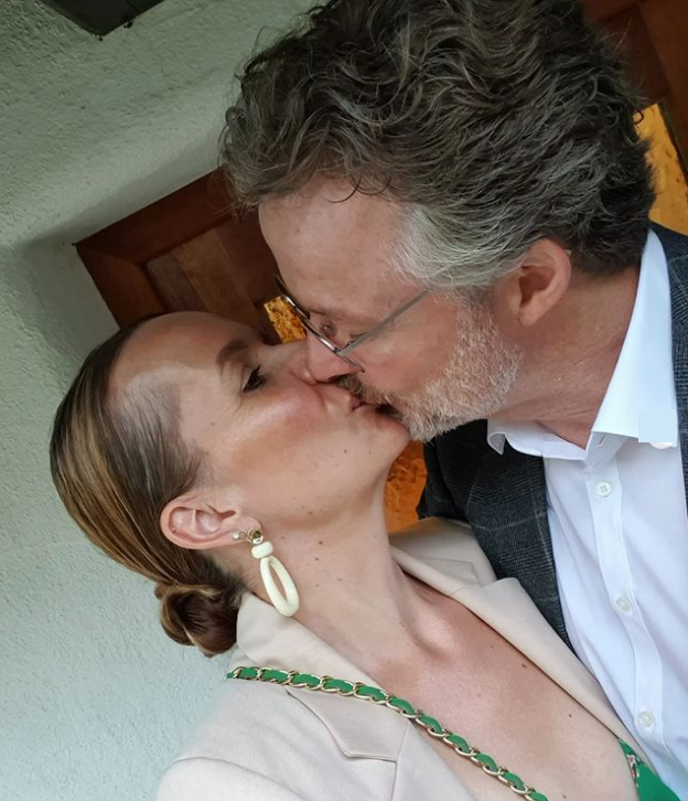 'Izgubila sam kontakt sa svojom prvom ljubavi prije 32 godine, danas smo u sretnom braku'