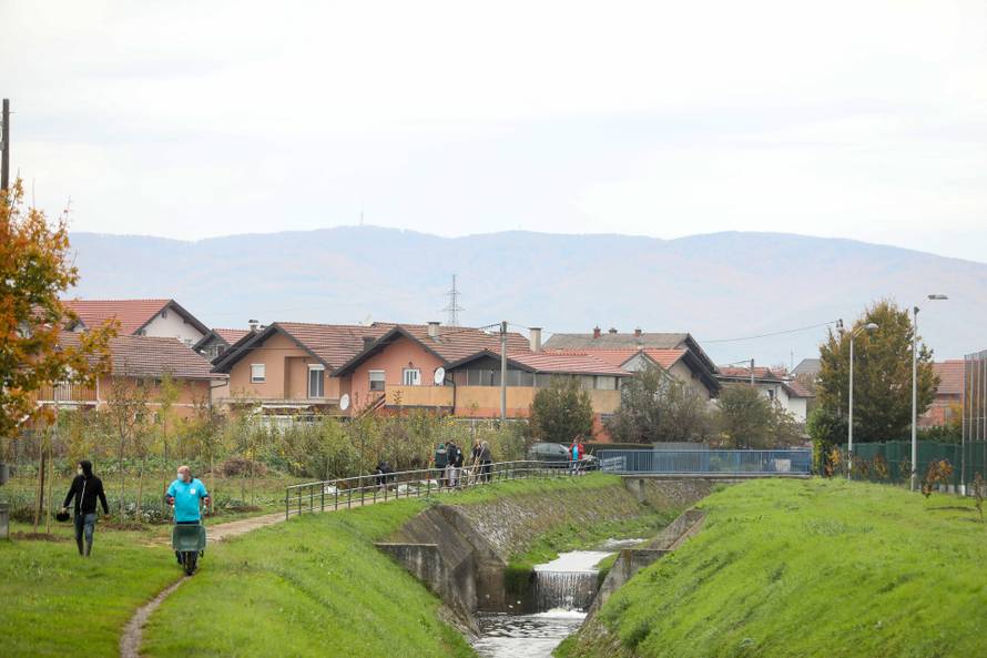 Zagreb: Oko crkve BDM Anđeoske u Dubravi zasađeno je 250 mladih stabala