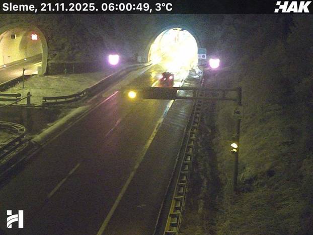 FOTO Snijeg i bura stvaraju kaos prema Rijeci, nema pravca za kamione. Ovako izgledaju ceste