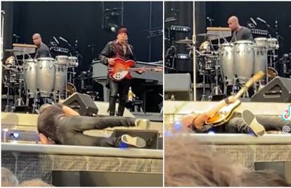 Bruce Springsteen se spotaknuo usred nastupa, maknuo gitaru sa sebe i ostao ležati na podu..