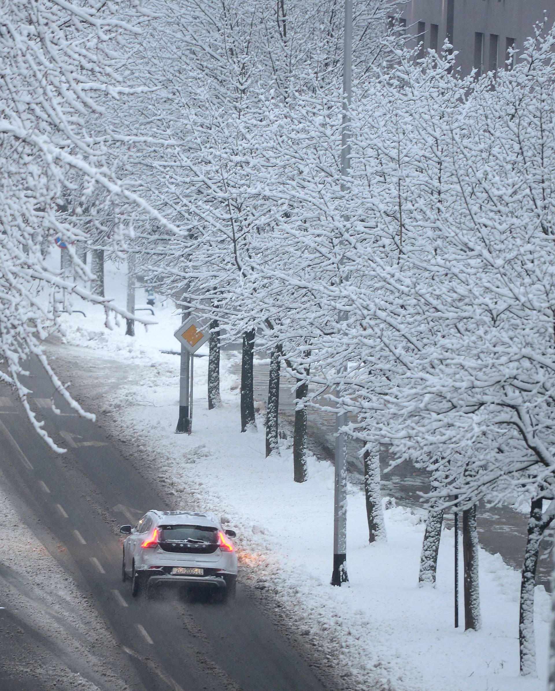 U Delnicama 86 cm snijega, u Karlovcu 25, u Zagrebu 15 cm