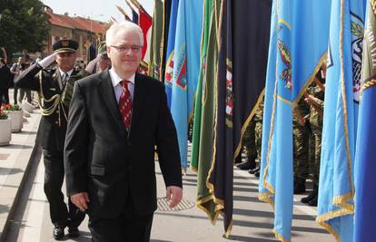 Josipović: Hrvatska neće slati vojsku u borbu protiv ISIL-a