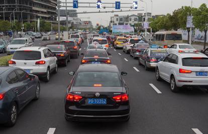 I Kinezi razmišljaju o zabrani automobila na dizel i benzin