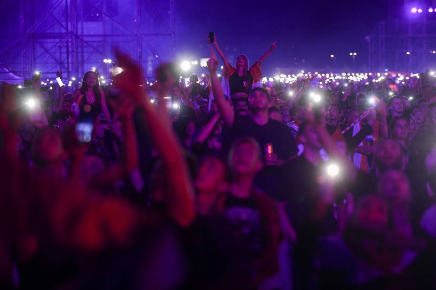 Obožavatelji na velikom koncertu Marka Perkovića Thompsona u Sinju