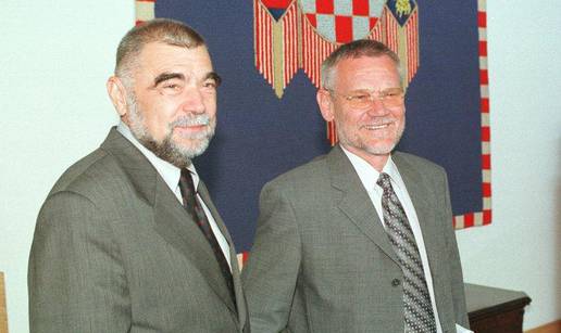 Prva sjednica Račanove vlade u Vukovaru 2000.