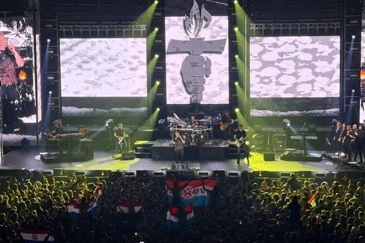 FOTO Evo kako je bilo na prvom koncertu Thompsona u Zadru