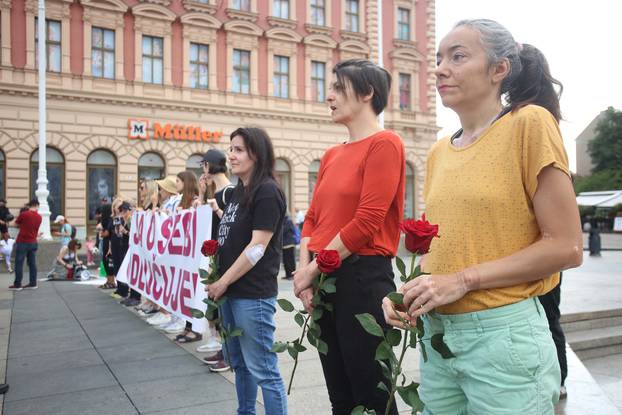 Zagreb: Piknik slobode održan je tijekom molitve muiškaraca