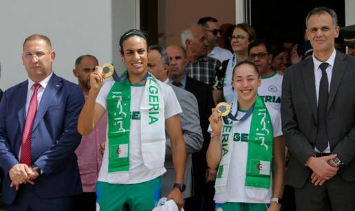 Alžir priredio veliki doček za zlatnu kontroverznu boksačicu