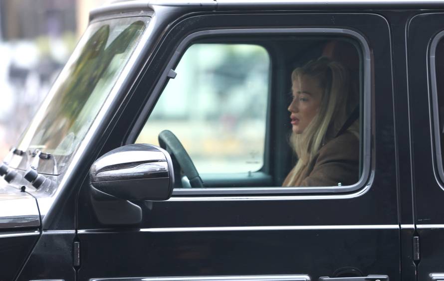 Matea Kovačića na okupljanje reprezentacije dovezla je supruga Izabel