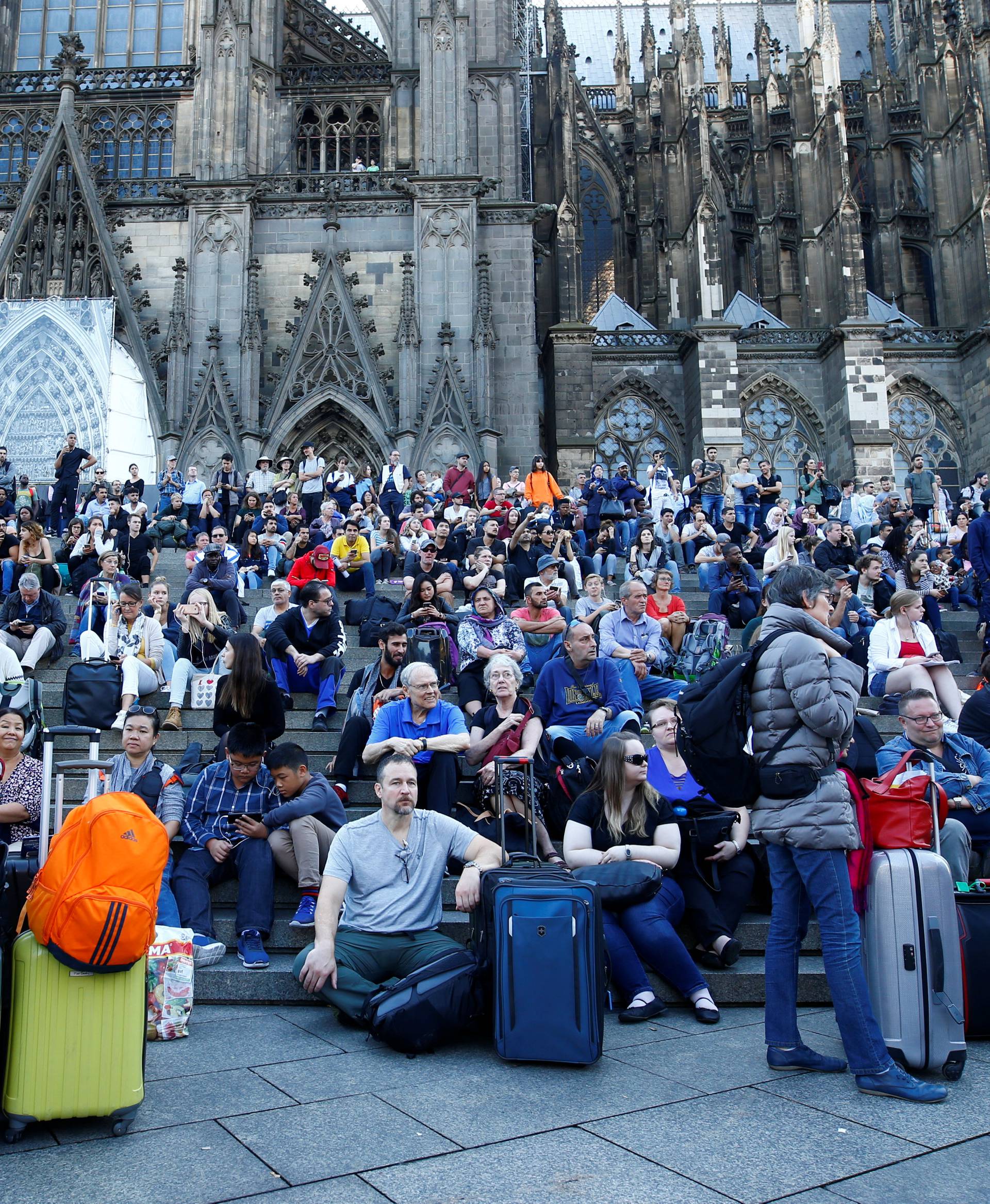 Train station in German city of Cologne closed after hostage-taking