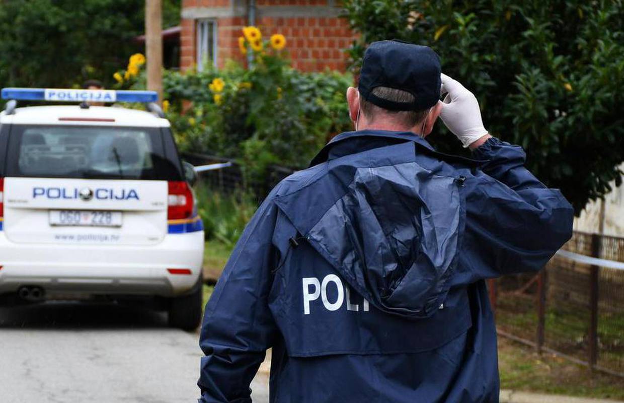 U Zagrebu izgorio automobil: 'Čula se buka, susjedi su istrčali da ga pomognu ugasiti'