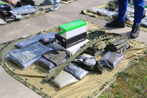 Ministar Anušić i general Kundid na prvom danu TVO-a na Slunju