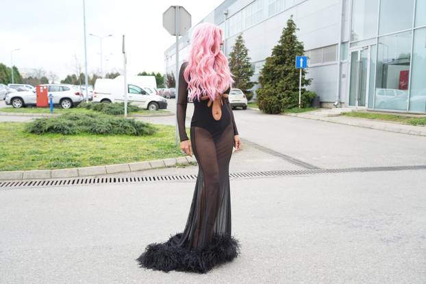 Beograd: Jelena Karleuša dolazi na snimanje emisije "Pinkove zvezde" 