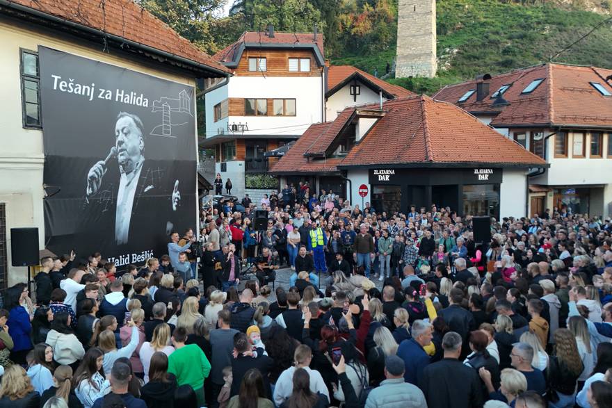 Pogledajte nevjerojatne kadrove: Od Beča do Tešnja pjevale se Halidove pjesme