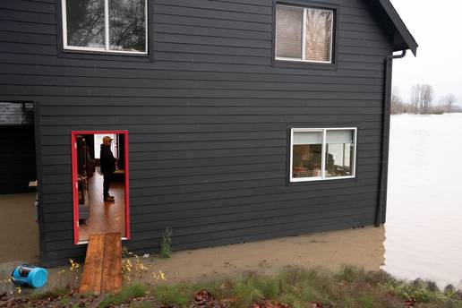 VIDEO Kaos u SAD-u! 100.000 ljudi bje&zcaron;i iz domova zbog poplava: '&Zcaron;ivoti &cacute;e biti ugro&zcaron;eni'