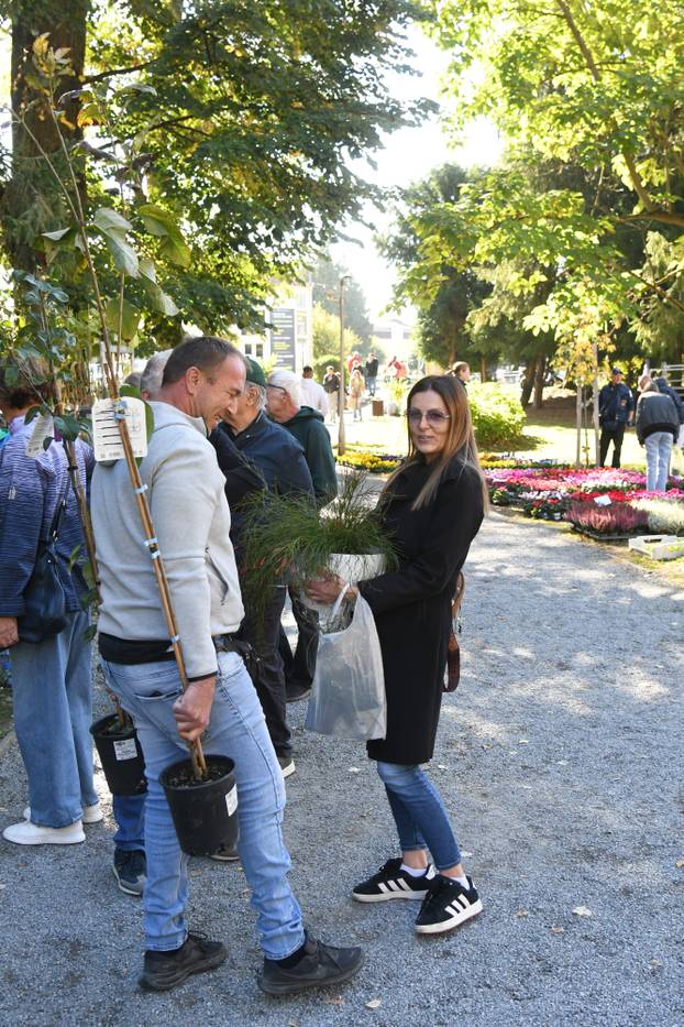 Daruvar: Sadržajan 22. daruvarski cvjetni sajam imao je humanitarno obilježje za Ligu protiv raka