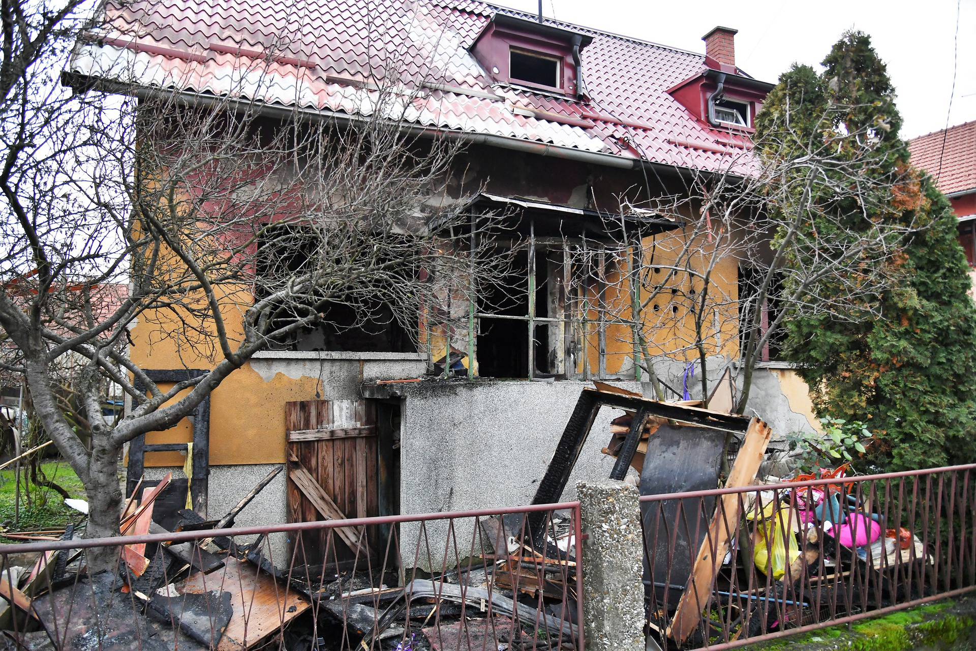 Grad Zagreb novac za vatromet uplatio je obitelji iz Dubrave stradaloj u požaru prošli tjedan