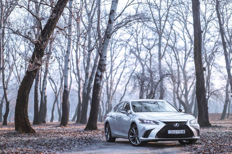 Lexus ES je drugačije, japansko shvaćanje premium limuzine
