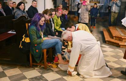 Nadbiskup prao noge vjernicima na Veliki četvrtak: 'Važnije je i od propovijedi samih riječi'