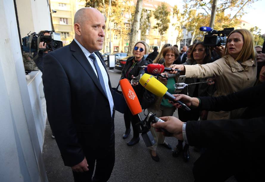 Zagreb: Dolazak na sjednicu PredsjedniÅ¡tva i Nacionalnog vijeÄa HDZ-a