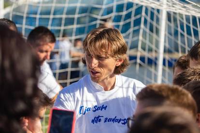 Modrić u rodnom Zadru: Družio se s mladim nogometašima