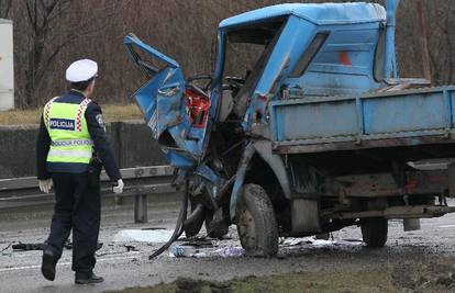 Zagreb: Sudarila se dva kamiona, jedan ozlijeđen