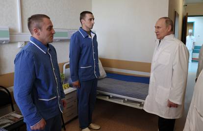 Vladimir Putin u bolnici posjetio ozlijeđene vojnike: 'Želiš se vratiti tamo? Definitivno hoćeš'