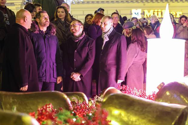 Zagreb: Paljenje prve adventske svije?e