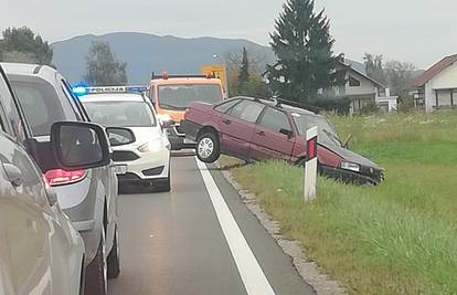 Troje ozlijeđeno u frontalnom sudaru nedaleko od Draganića