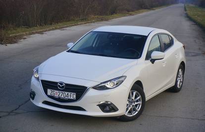 Izvanredan benzinac: Štedljiva Mazda 3 2.0 prkosi trendovima