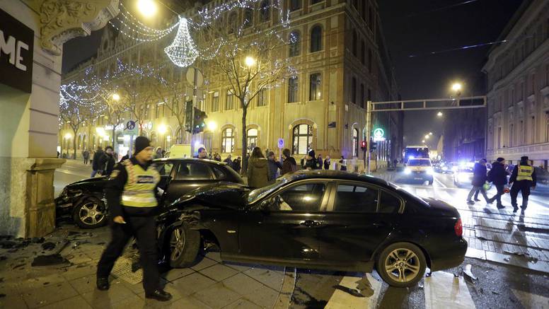 Završili u izlogu: U centru Zagreba sudarila se tri auta