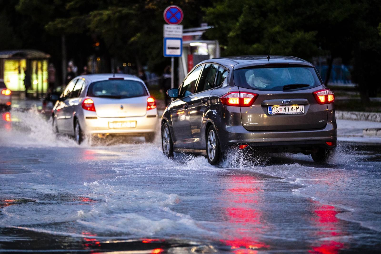 Split: Došlo do puknuća vodovodne cijevi u Ulici Ruđera Boškovića