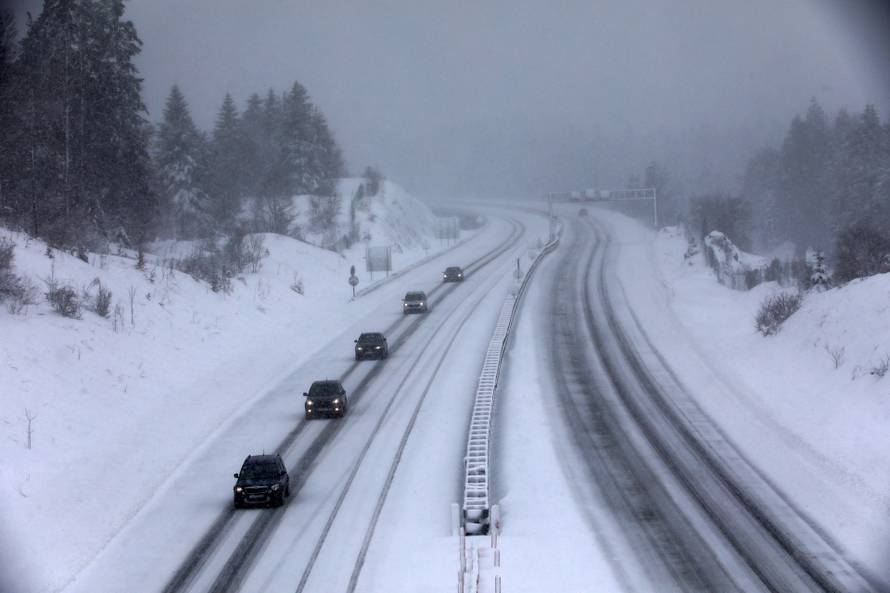 Zimski uvjeti na autocesti Zagreb - Rijeka