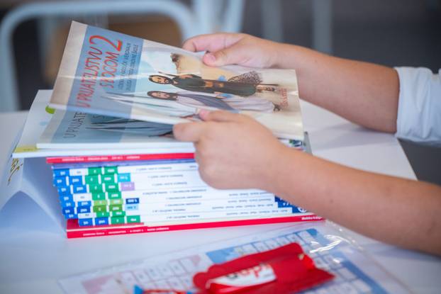 Zagreb: Prvi dan nove &scaron;kolske godine u O&Scaron; Sredi&scaron;&cacute;e