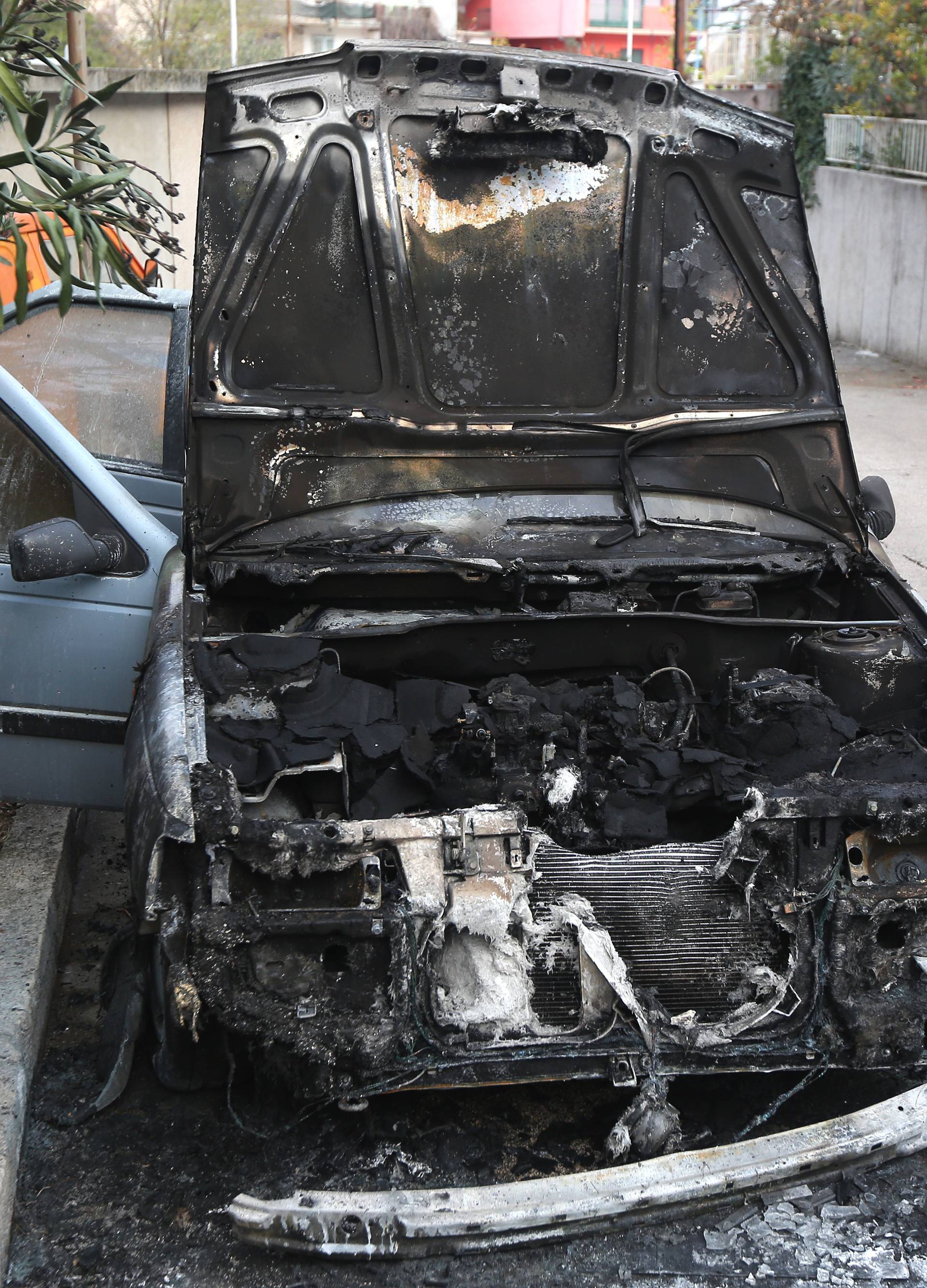 U Šibeniku izgorio auto: Očevid će pokazati što je uzrok požara