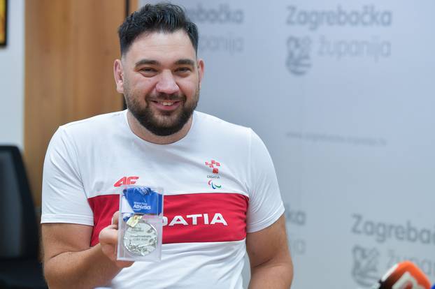 Zagreb: Velimir Šandor primio nagradu od župana za osvojenu srebrnu medalju