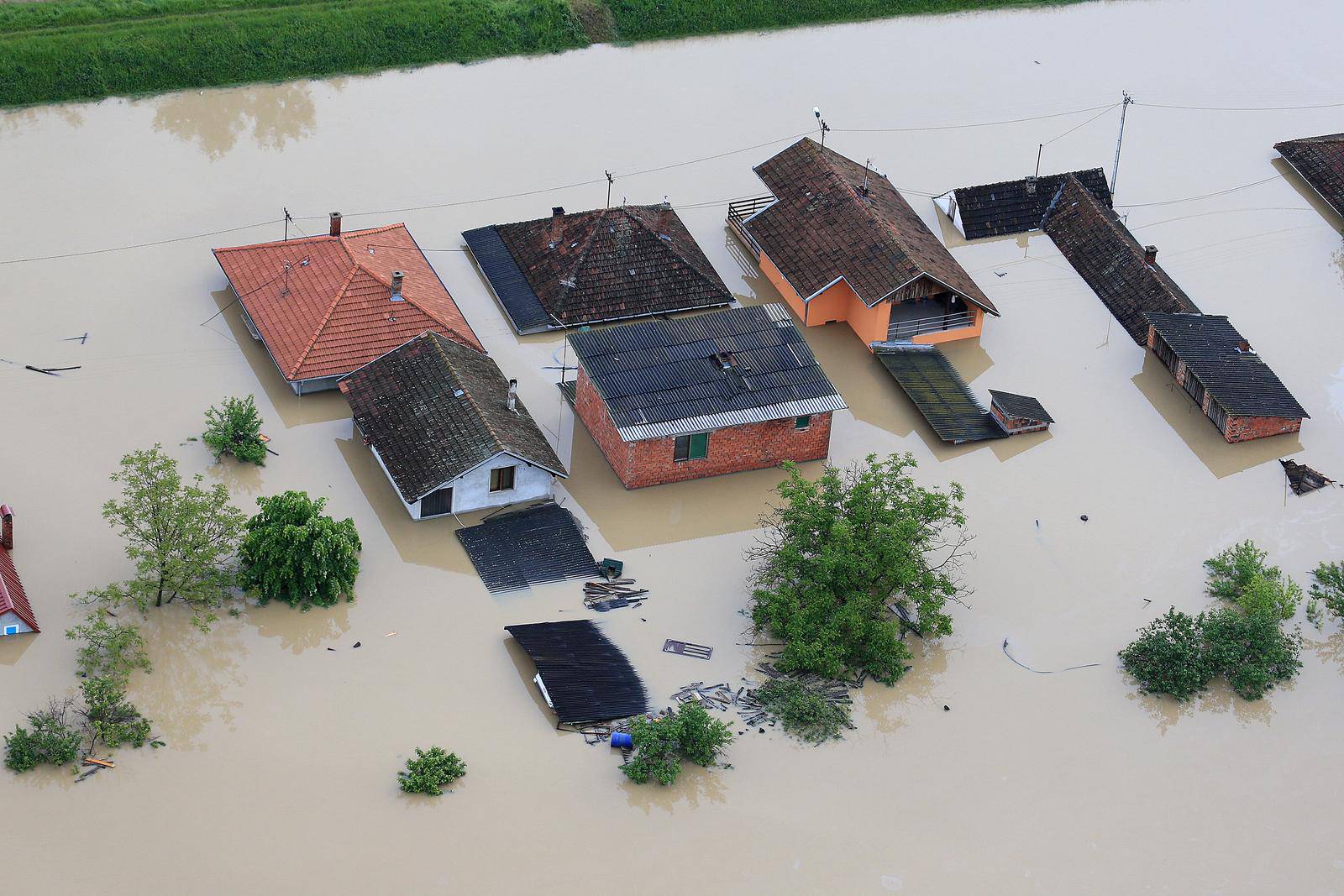 Osma godišnjica katastrofalne poplave u Gunji - Pogled iz zraka