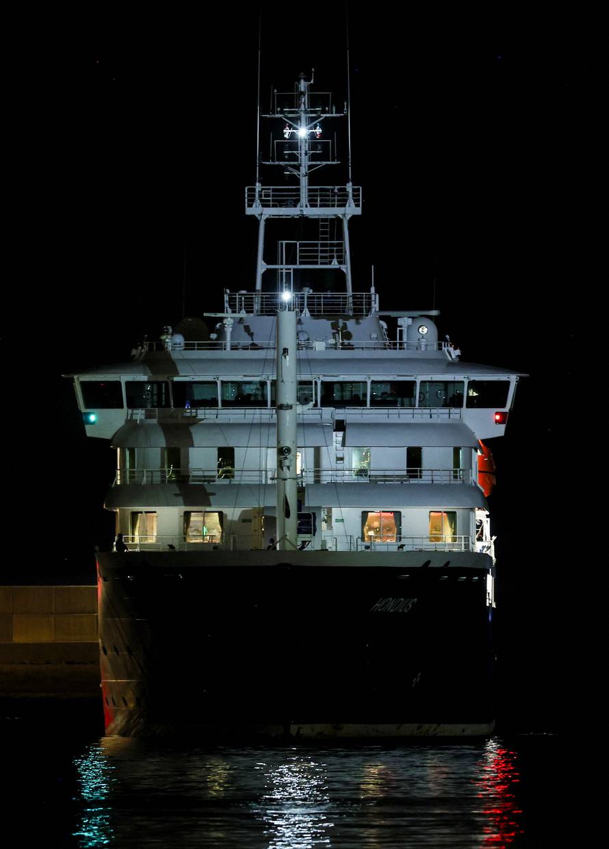 The cruise ship MV Hondius arrives at the port of Granadilla de Abona after being affected by a hantavirus outbreak, in Tenerife