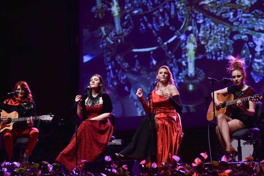 Hiljade pahulja bijelih:  Koncert u čast  velikog Kemala Montena