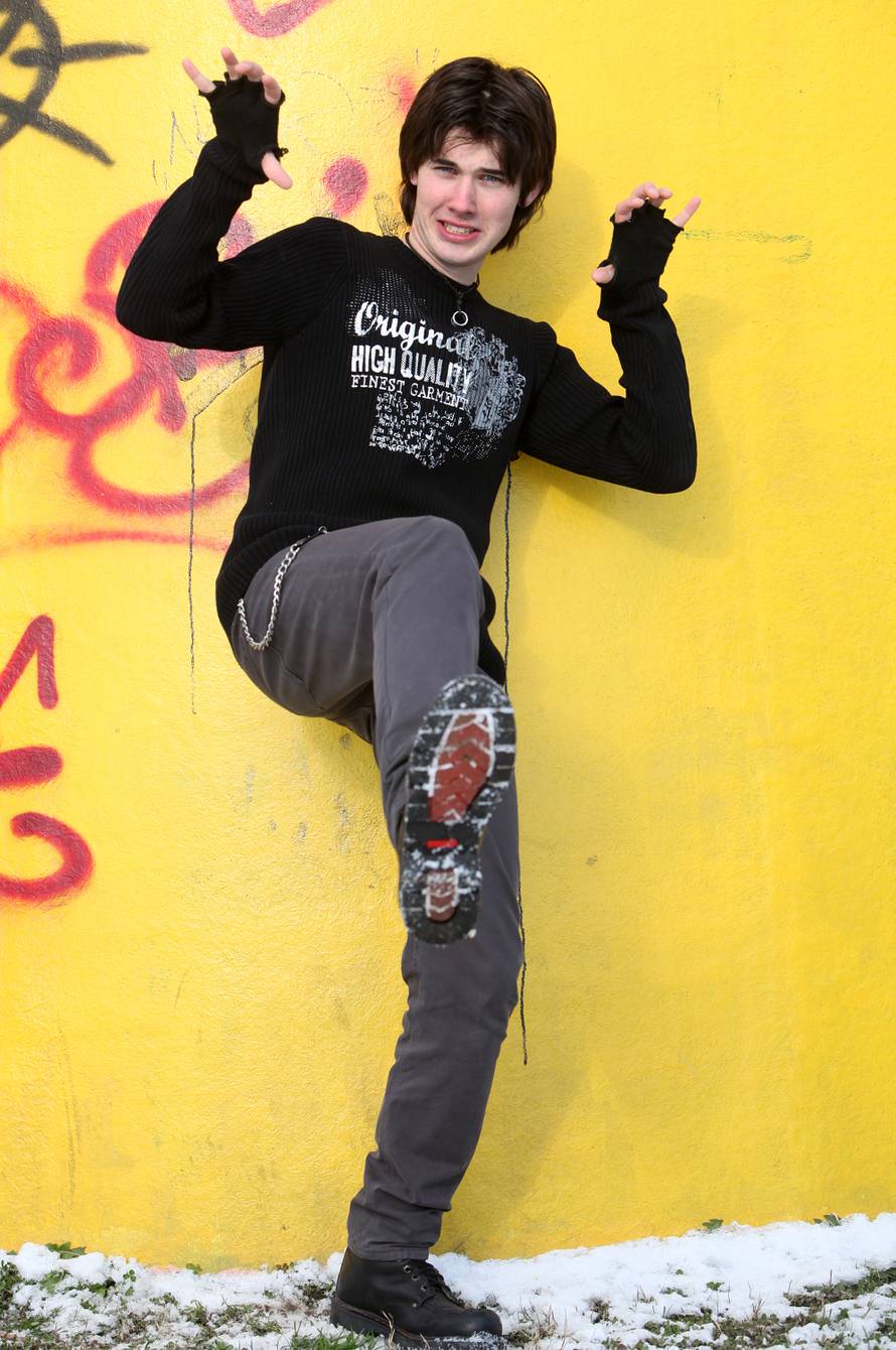 ARHIVA - 2010. Zagreb: Dino Jelusi? najavio povratak na estradu u rock izdanju