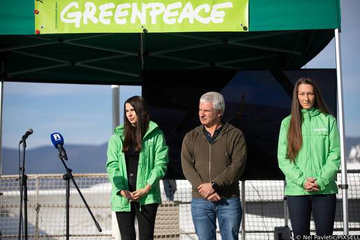 Greenpeace podsjeća: Plinska platforma Ivana D i  nakon 316 dana još uvijek  na dnu mora